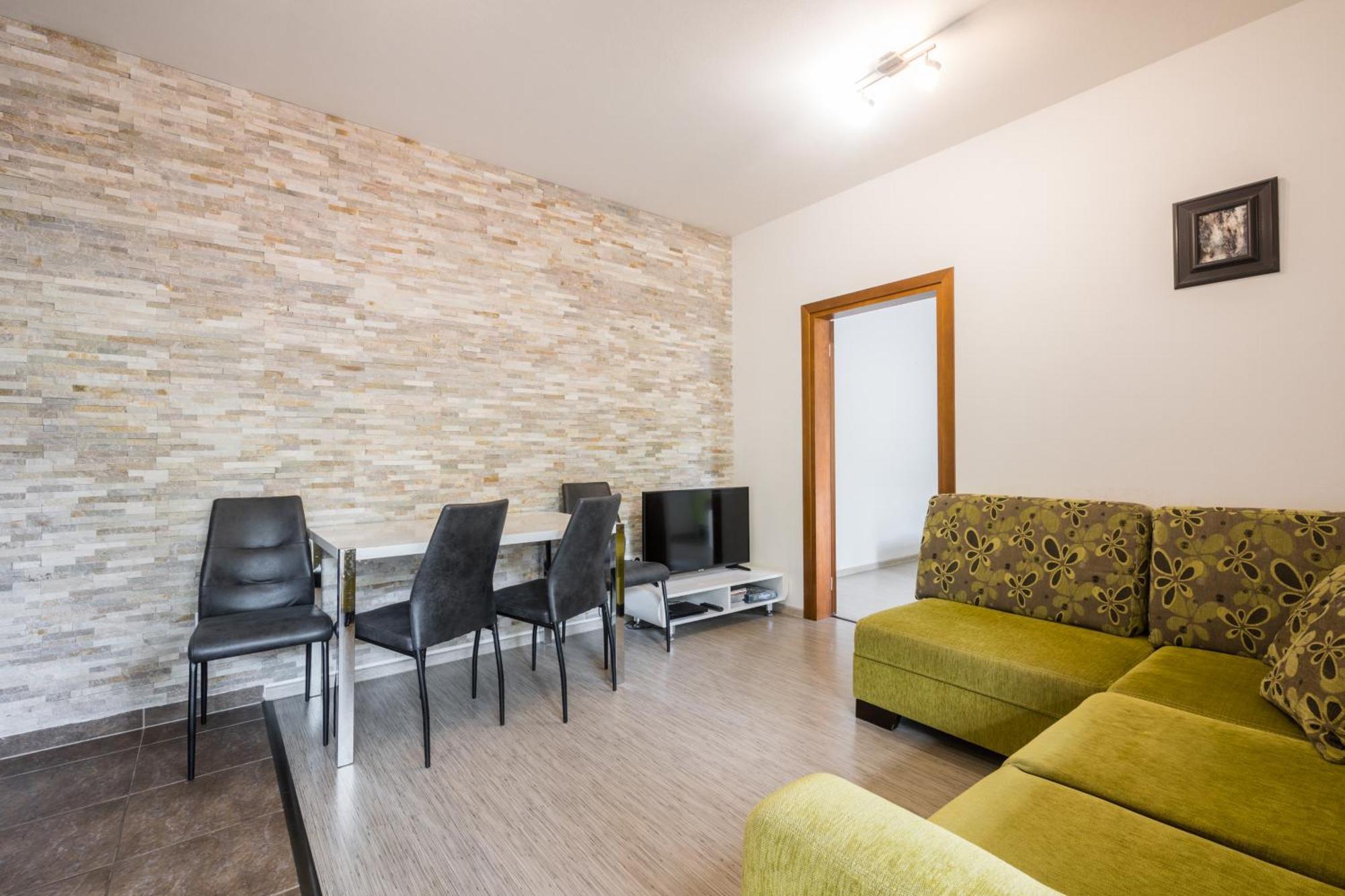 Fatrapark 2 Apartment 214 In Hrabovo With Bike Storage 루좀베로크 외부 사진