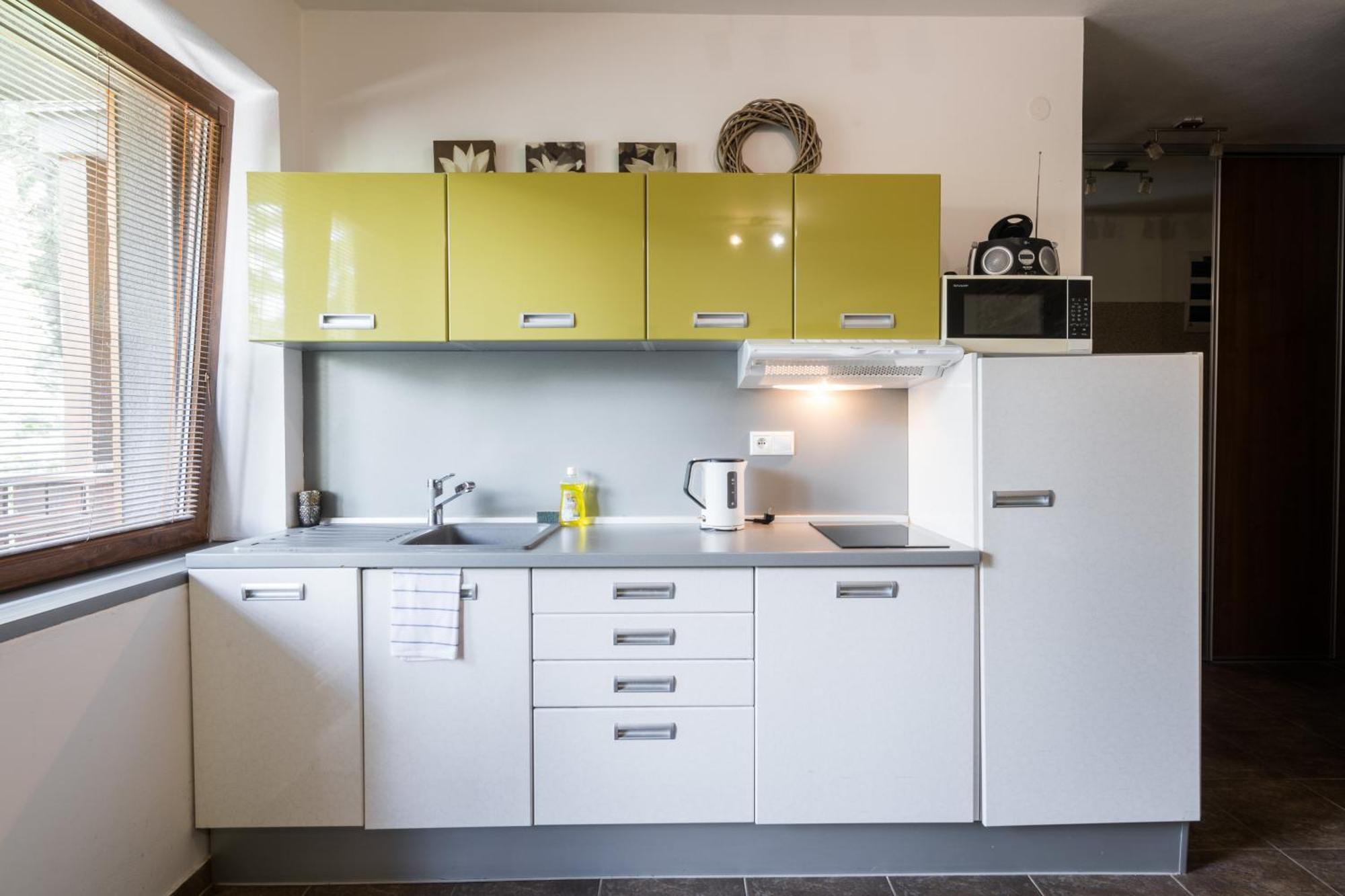 Fatrapark 2 Apartment 214 In Hrabovo With Bike Storage 루좀베로크 외부 사진