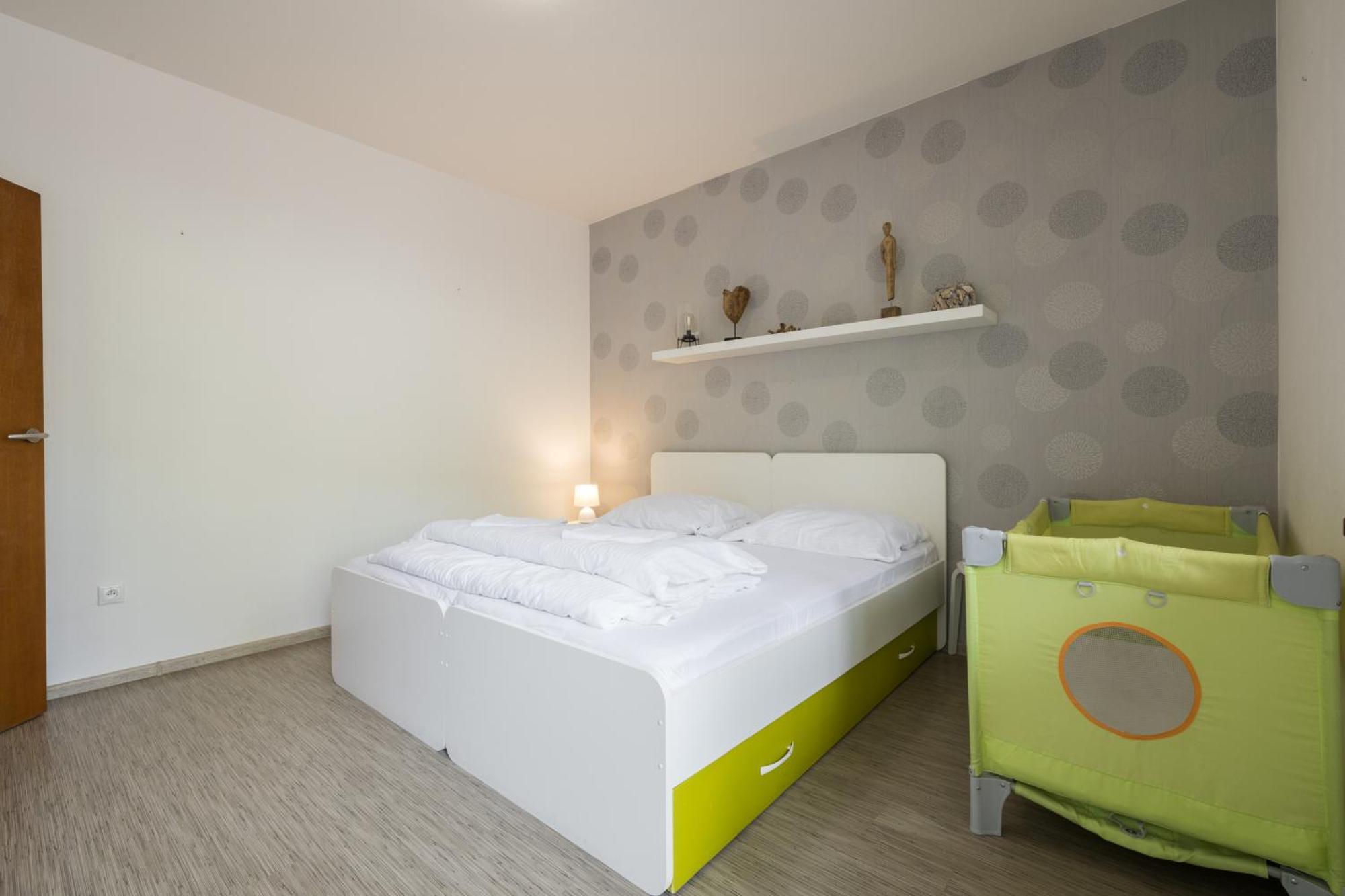 Fatrapark 2 Apartment 214 In Hrabovo With Bike Storage 루좀베로크 외부 사진