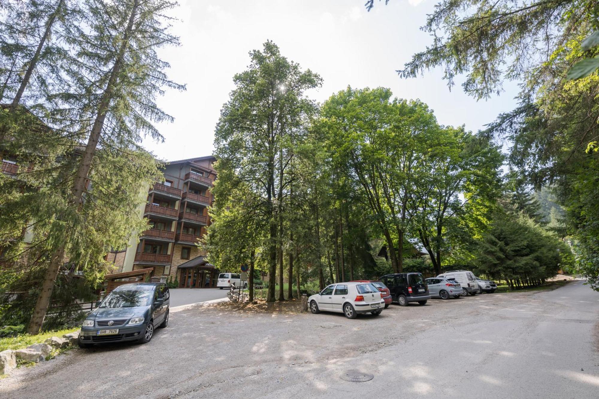 Fatrapark 2 Apartment 214 In Hrabovo With Bike Storage 루좀베로크 외부 사진