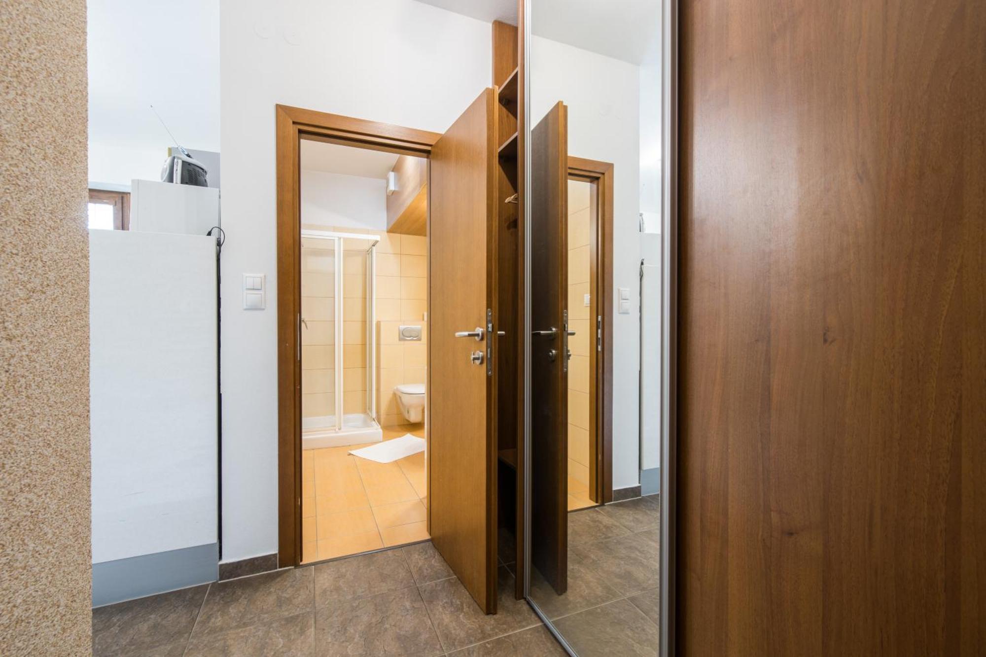 Fatrapark 2 Apartment 214 In Hrabovo With Bike Storage 루좀베로크 외부 사진